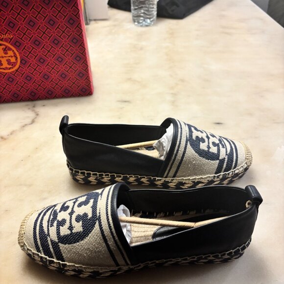 Tory Burch Logo Jacquard Two-Toned Espadrilles - Picture 6 of 9